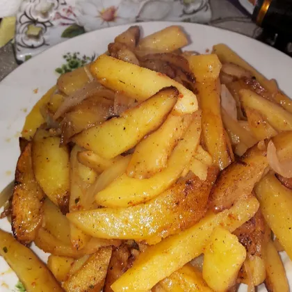 Жаренный картофель с луком