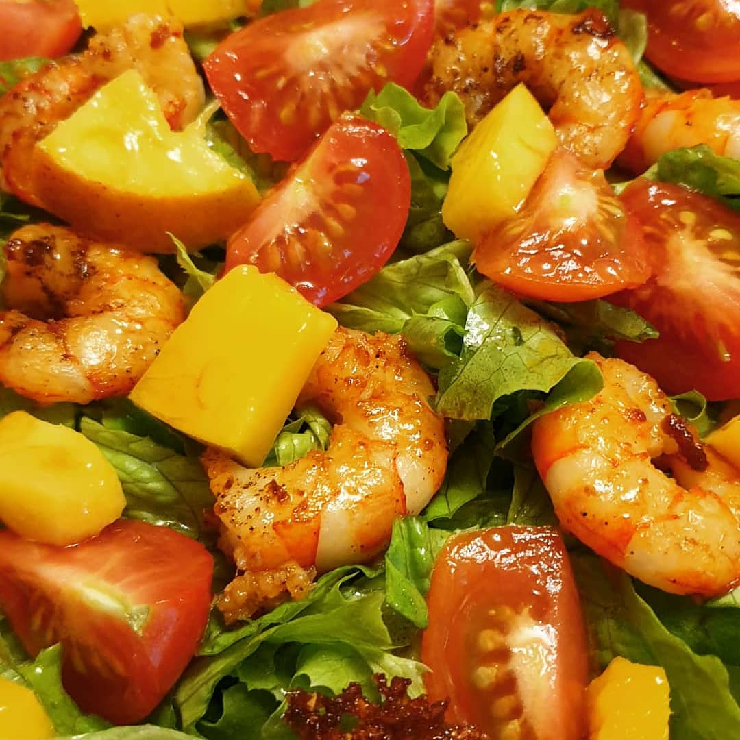 Салат с креветками, манго и соусом свит чили – пошаговый рецепт приготовления с фото