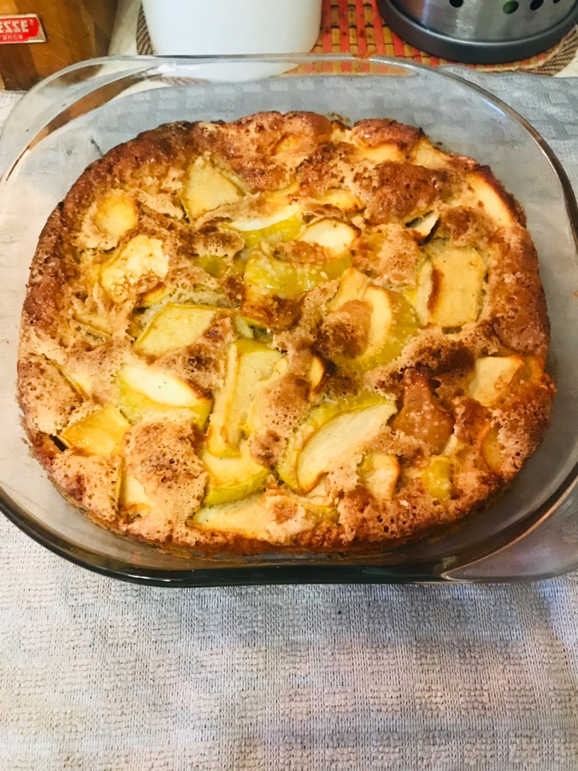 Шарлотка с корицей