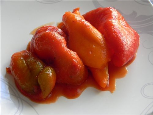 Маринованный перец в сладком томатном соке
