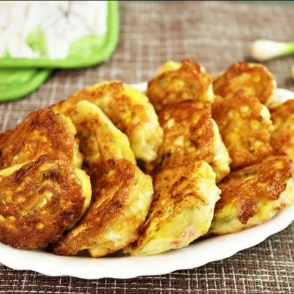 Рулет из лаваша с яйцом, сыром и крабовыми палочками