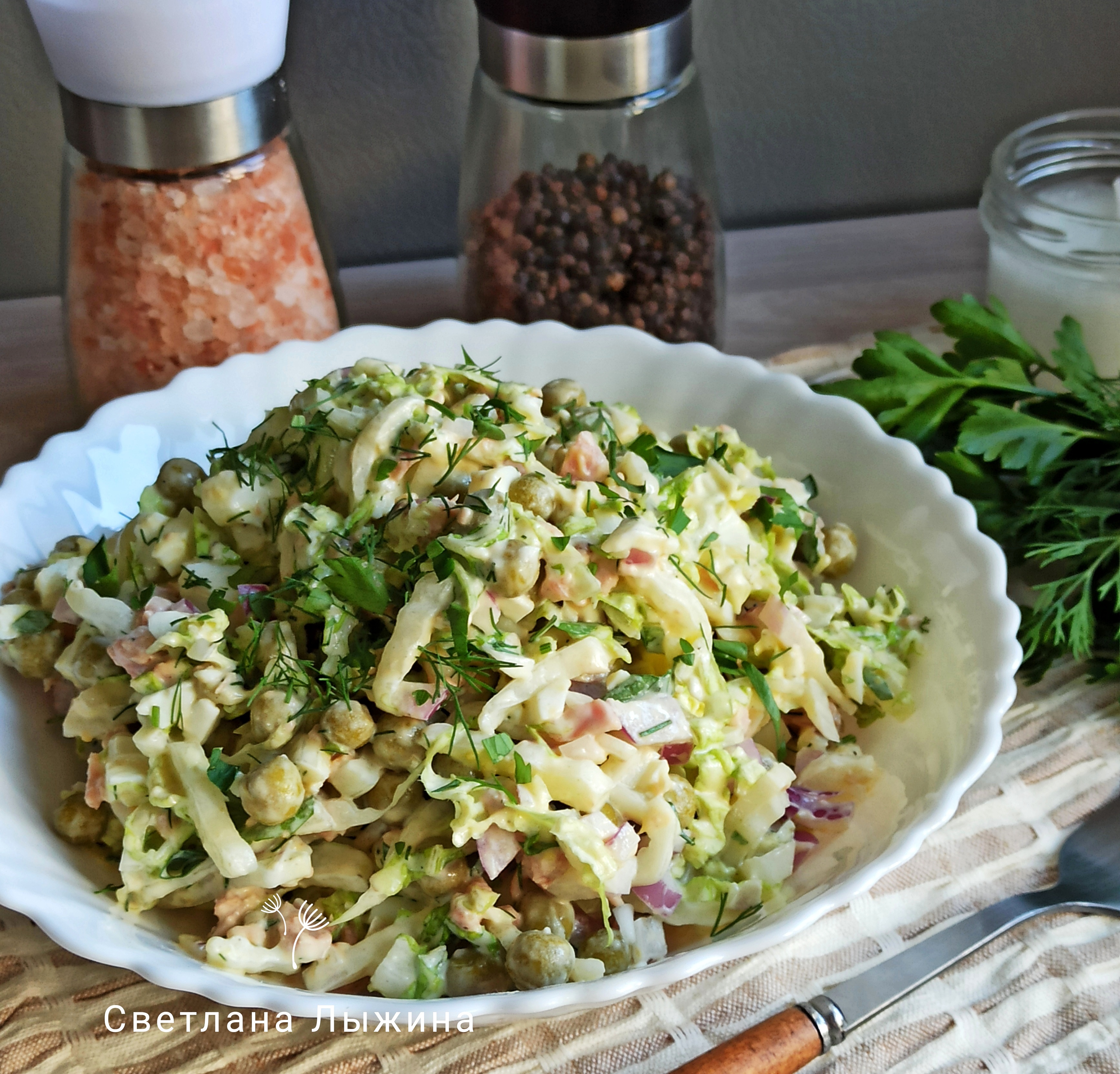 Салат из пекинской капусты с тунцом