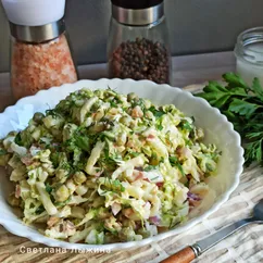 Салат из пекинской капусты с тунцом