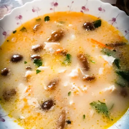 Куриный суп с опятами и с сырками