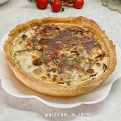 Киш с беконом и грибами
