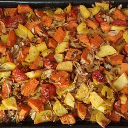 Блюдо из тыквы с овощами, запечённое в духовке