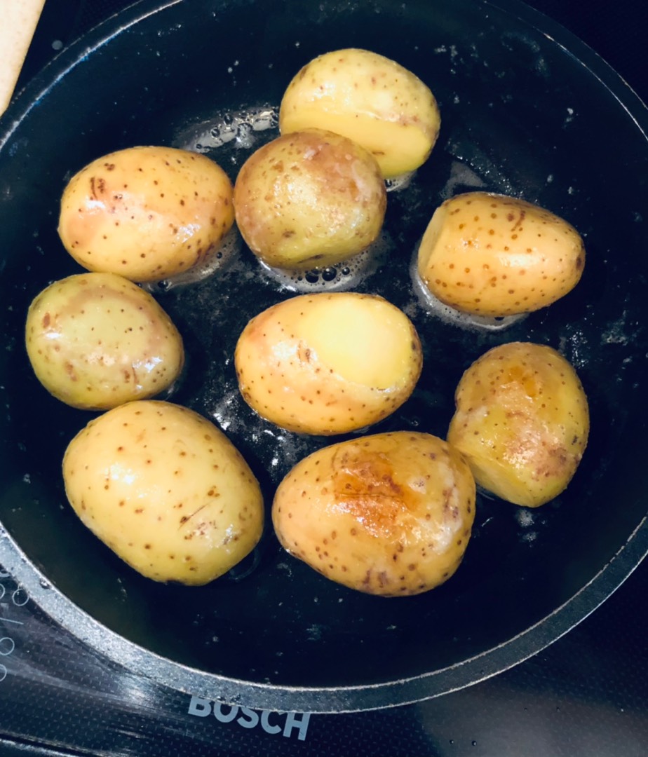 Бэйби-картофель, запеченный со специями