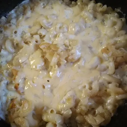Жареные макароны с сыром и яйцом