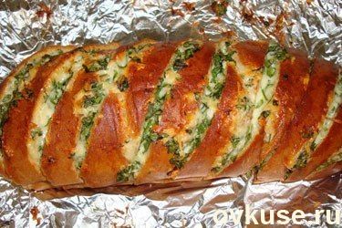 Батон с сыром и чесноком