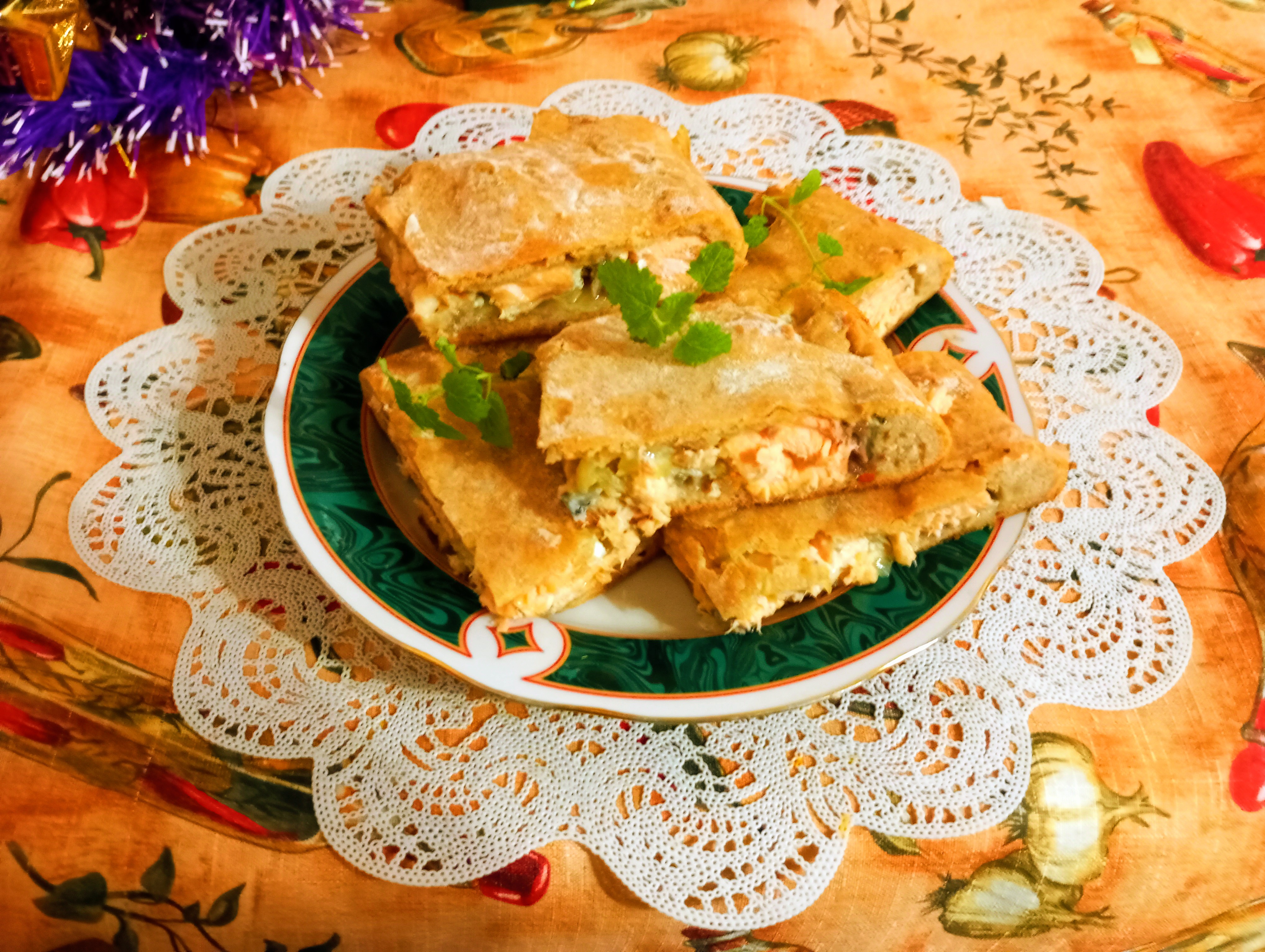 Рождественский пирог с красной рыбой