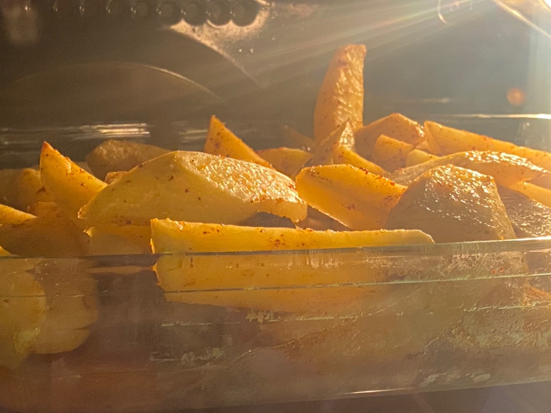 Ароматный Картофель с мясом в духовке