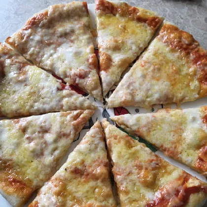 Пицца с 2-мя видами сыра