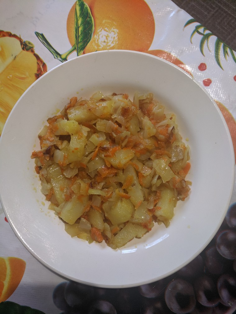 Картофель, жареный с капустой