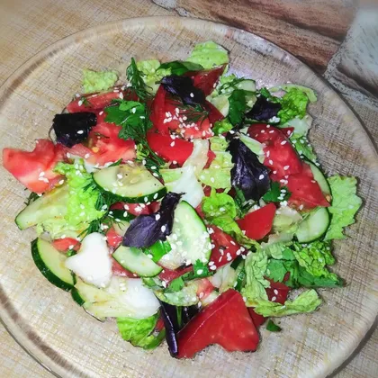 Летний салат из свежих овощей и зелени🥗