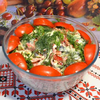 Салат "Овощной-витаминный" с крабовыми палочками и сыром моцарелла