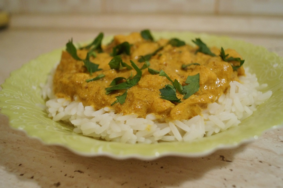 Курица с карри и рисом