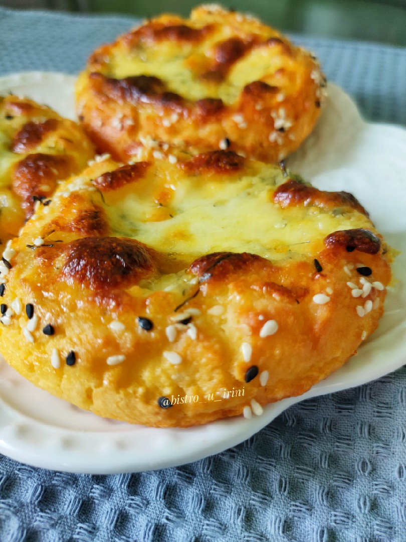 Закусочные сырно-чесночные булочки