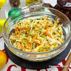 Постный салат из свежей капусты с яблоком