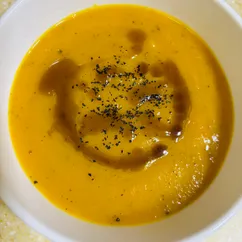 Тыквенный суп с базиликом 