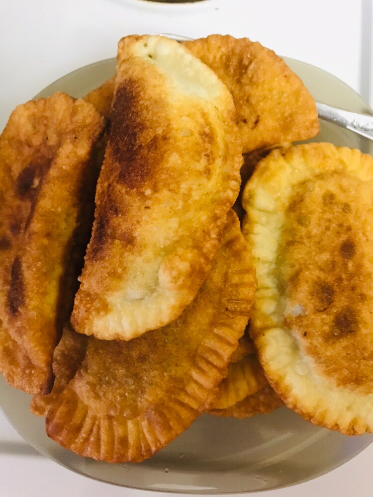 Чебуреки с фаршем из яичного теста