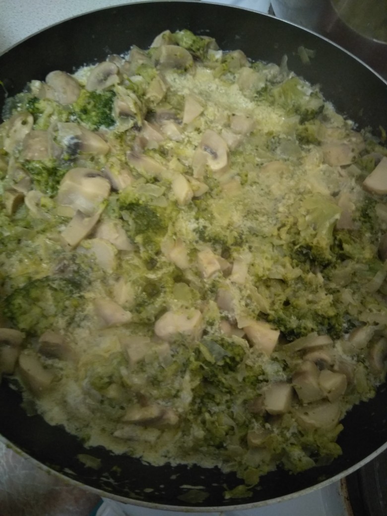 Брокколи с грибами