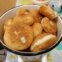 Пышки с изюмом