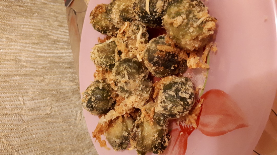 Запеченная брюссельская капуста с пармезаном