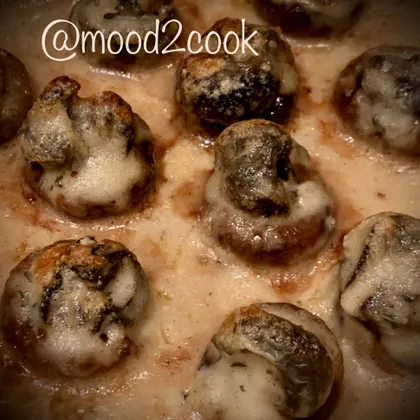 Улитки с грибами запечённые под сливочным соусом