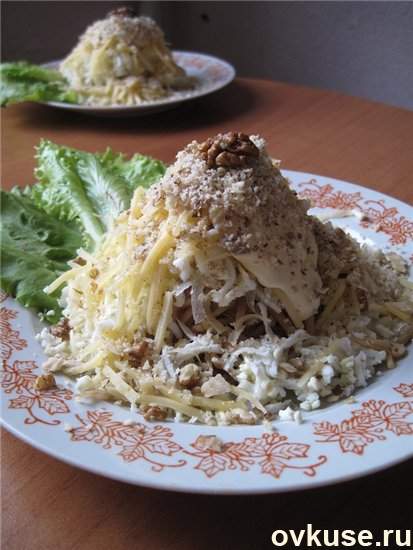 Салат «копченый» с соломкой яичной