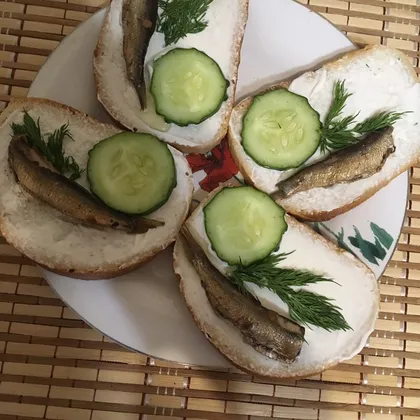 Бутерброды со шпротами «классические»