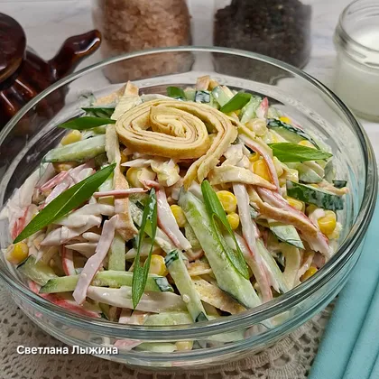 Нежный крабовый салат с яичными блинчиками