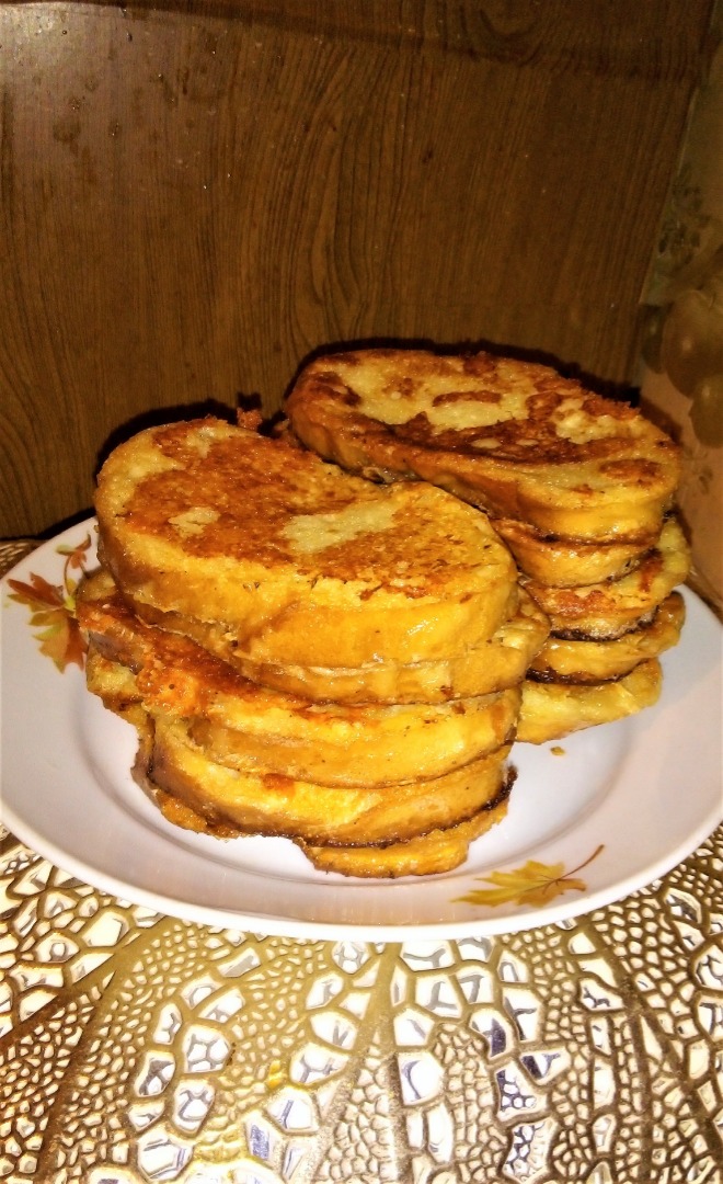 Обжаренный  хлеб с  сырной  корочкой