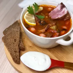 Суп с копчёностями (Солянка по-домашнему) 🍲