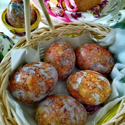 Мраморные яйца-крашенки (с каркаде и луковой  шелухой)