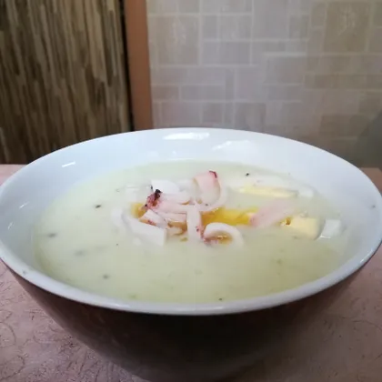 Овощной крем-суп с кальмаром