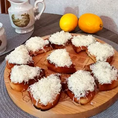 Ароматные хрустящие бутерброды с воздушной сырной шапочкой! 😋