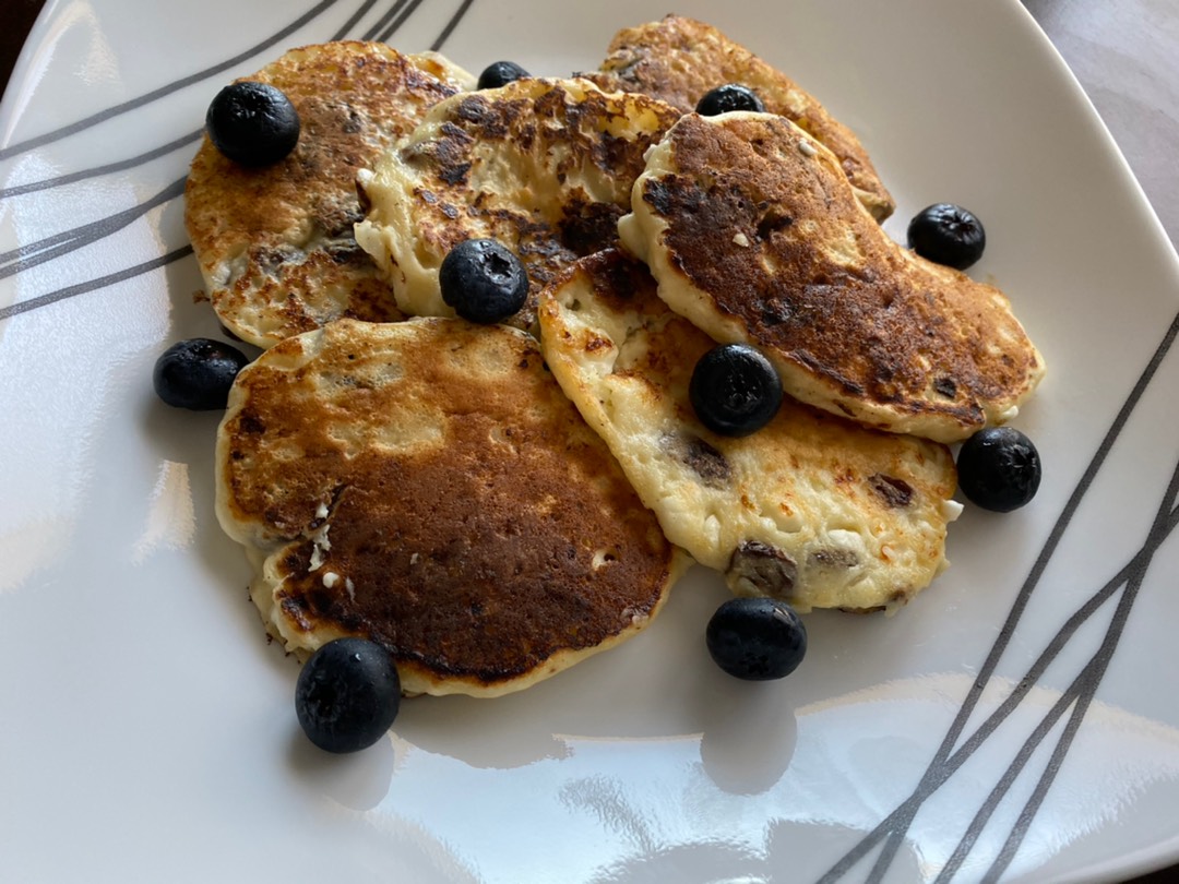 Оладушки с изюмом 🍇🥞