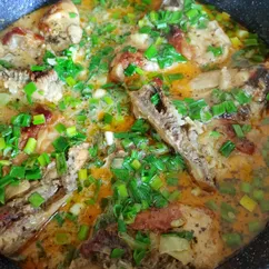 Куриные бедра в сметанном соусе 