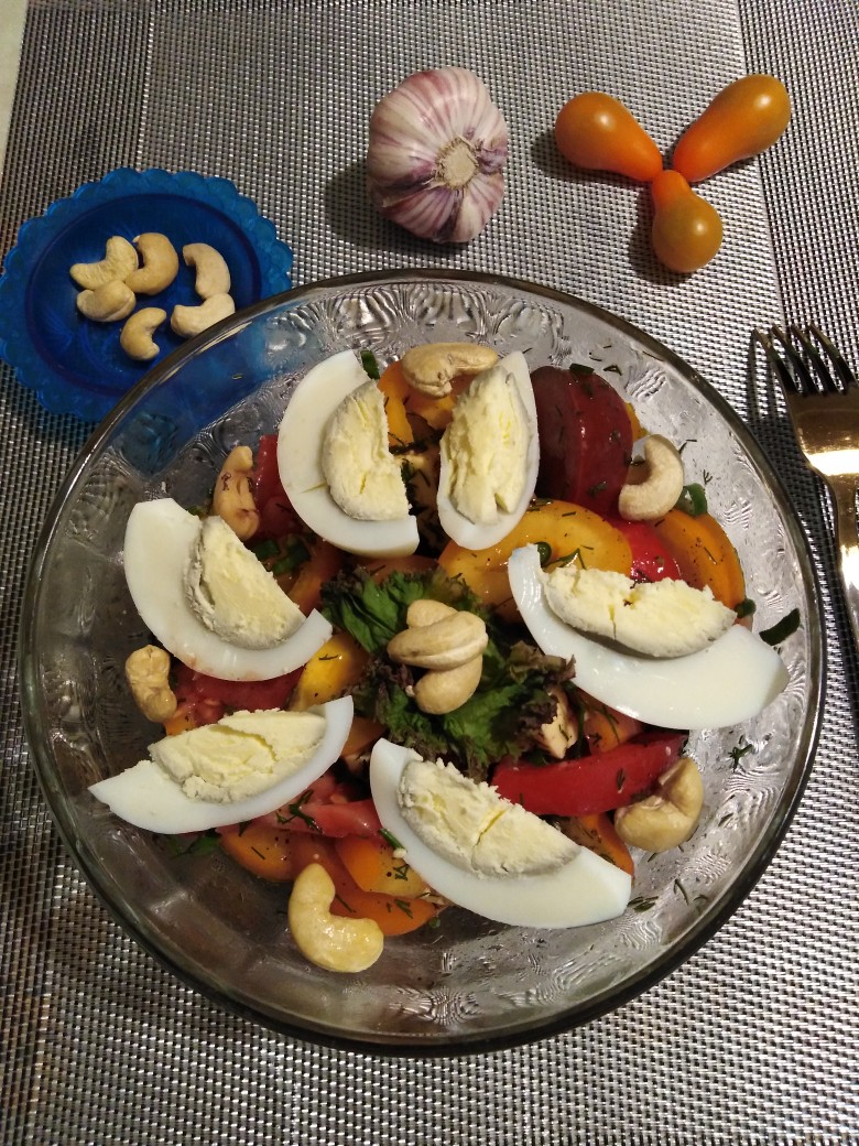 Салат "Помидорное ассорти" 🍅🥜🥚