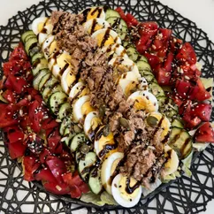 Салат с тунцом