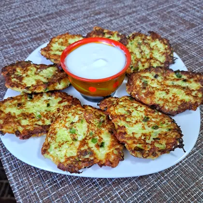 Кабачковые оладьи с адыгейским сыром 
