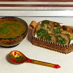 Классический рассольник с перловкой и огурцами