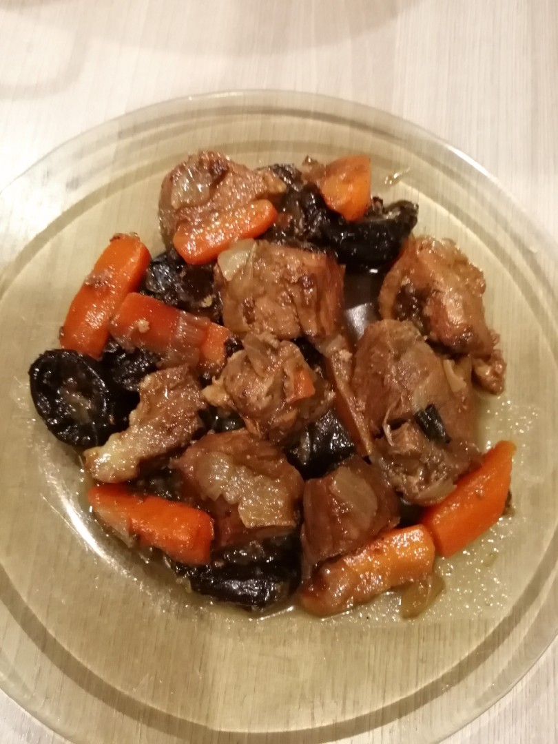 Мясо с черносливом