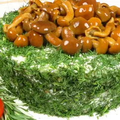 Салат "Грибная поляна" на праздничном столе | "Mushroom glade" salad on the festive table