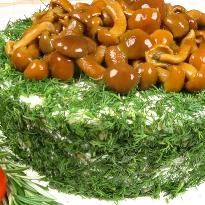 Салат 'Грибная поляна' на праздничном столе | 'Mushroom glade' salad on the festive table