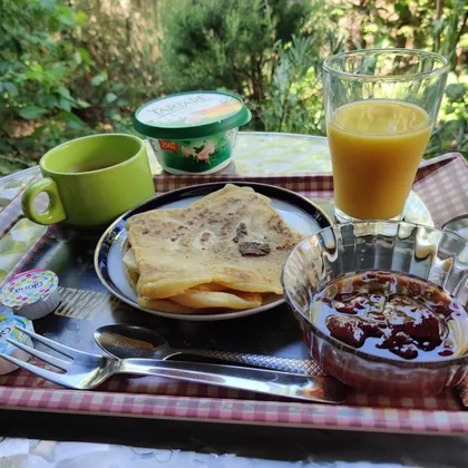 Марроканский завтрак с мароканскими лепешками Мсемен