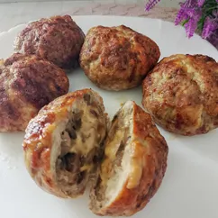 Мясные шарики из фарша индейки с начинкой запечённые в аэрогриле