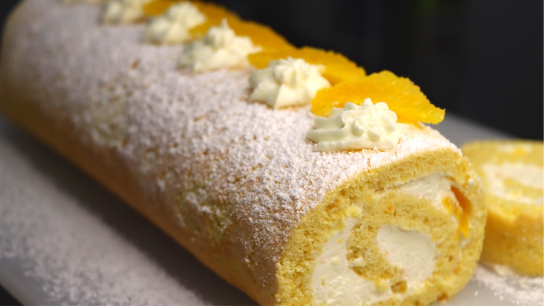 Наша семья в восторге от этого бисквитного апельсинового рулета