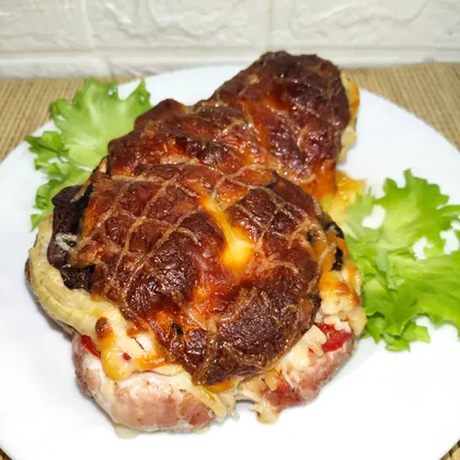 Свиной стейк по-французски с кетчупом 