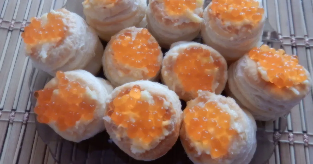 Волованы с начинкой и икрой на новогодний стол рецепт с фото пошаговый ...